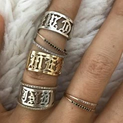 Jnbstyle Queen Elizabeth Eternity Bands