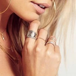 Jnbstyle Queen Elizabeth Eternity Bands