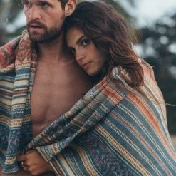 Faherty Women's Clothing Adirondack Blanket Neskowin